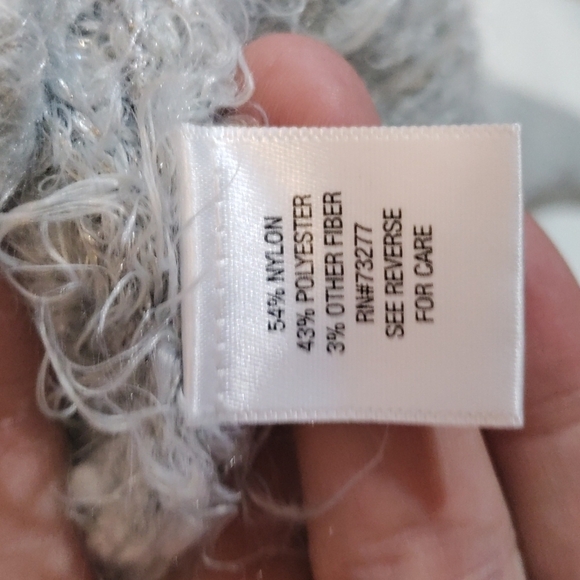 Apt 9 sweater gray/white w/ silver sequins fluffy and soft women's petite medium - Picture 4 of 6